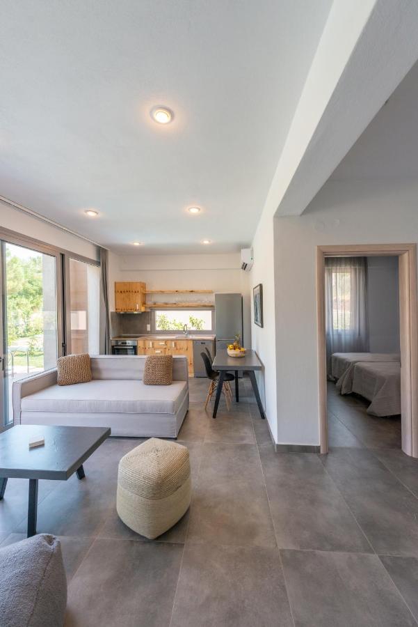 Manili Boutique Suites & Villas 5*