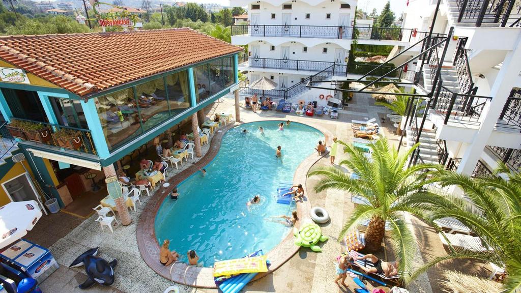 Hanioti Grand Victoria 3*