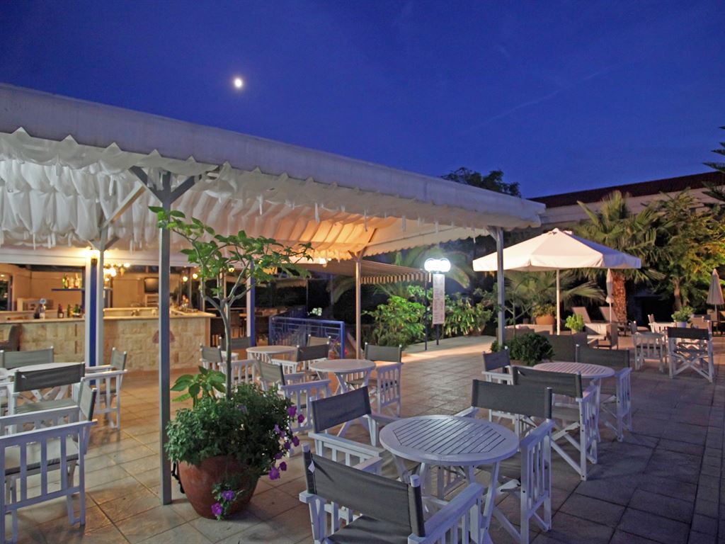 Tresor Sousouras 4*