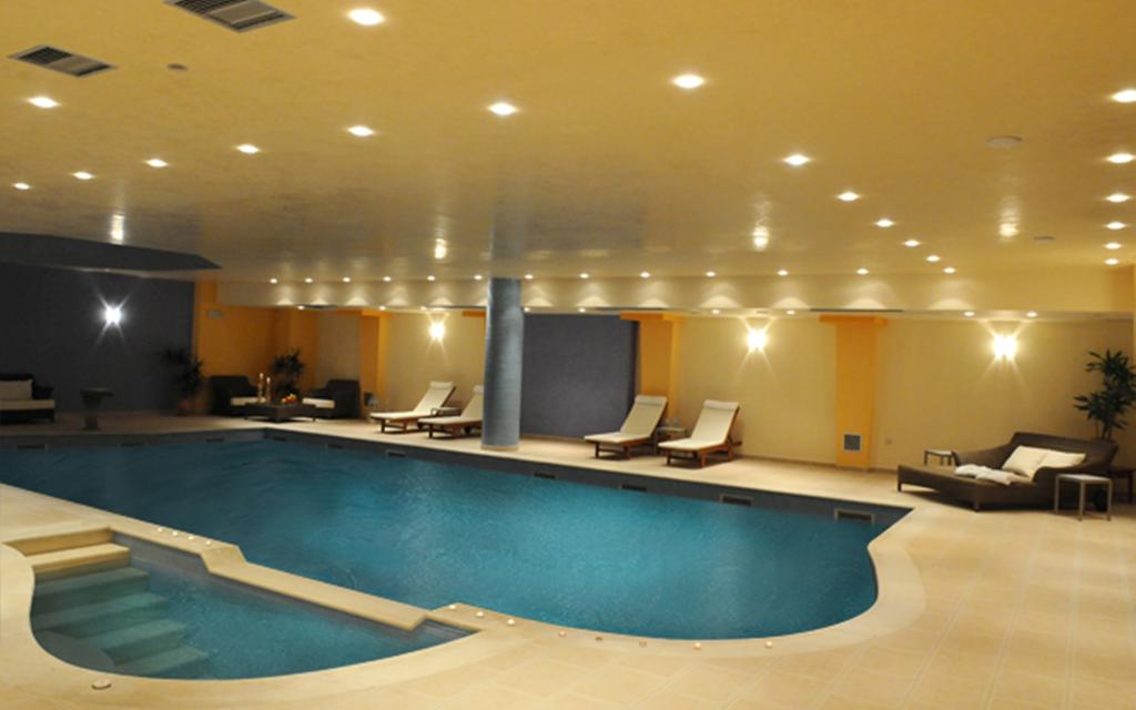 Ithea Suites 4*