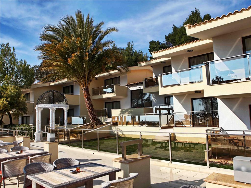 Cronwell Rahoni Park Hotel 5*