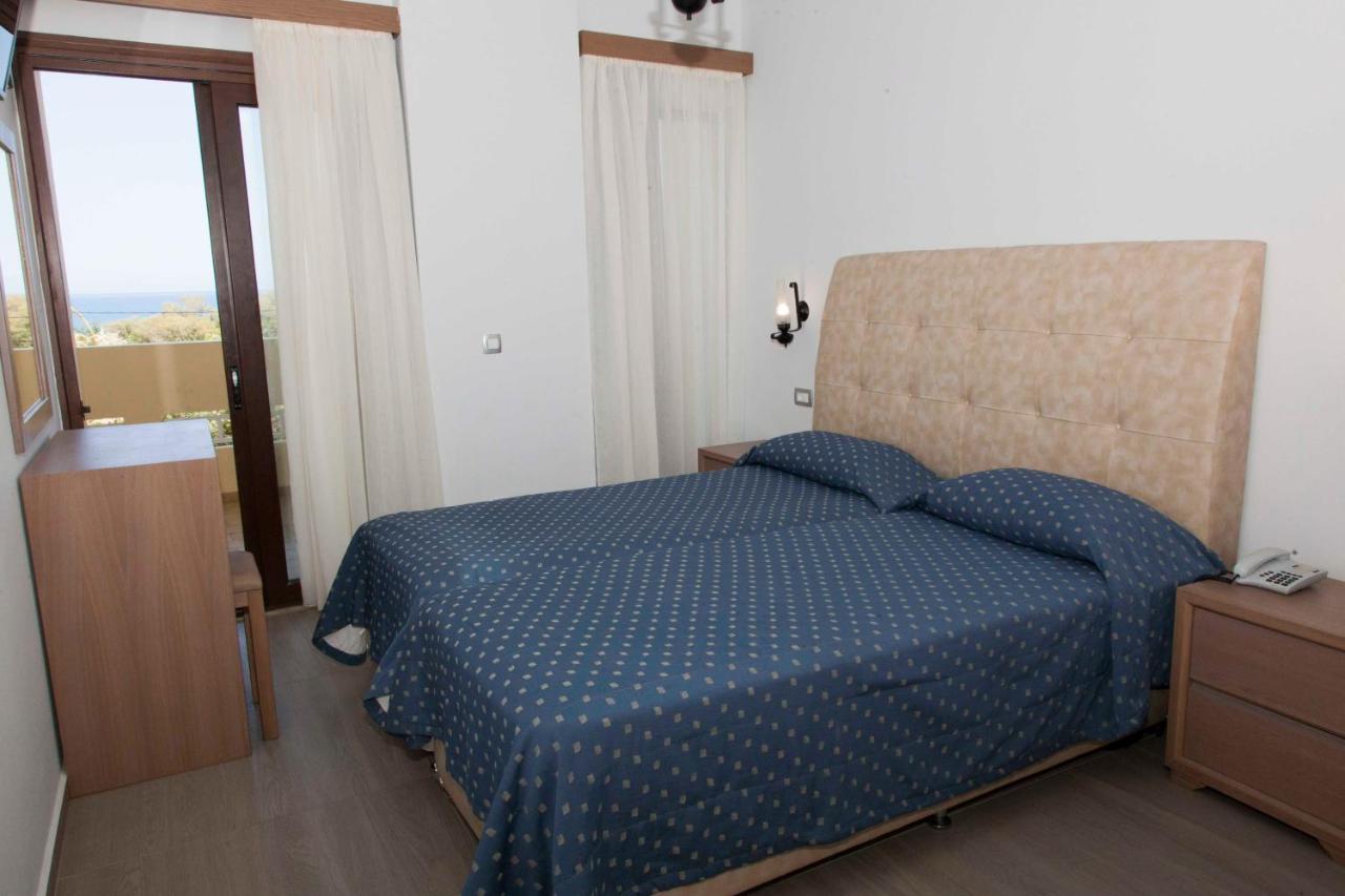 Sunny Suites 3*