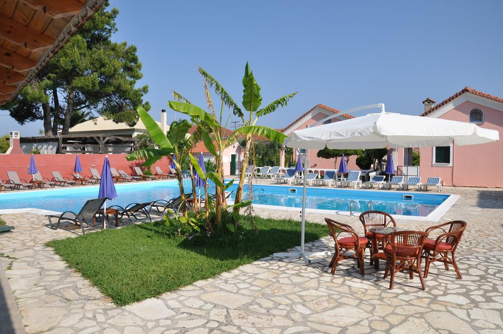 Tassos Apartments 2*