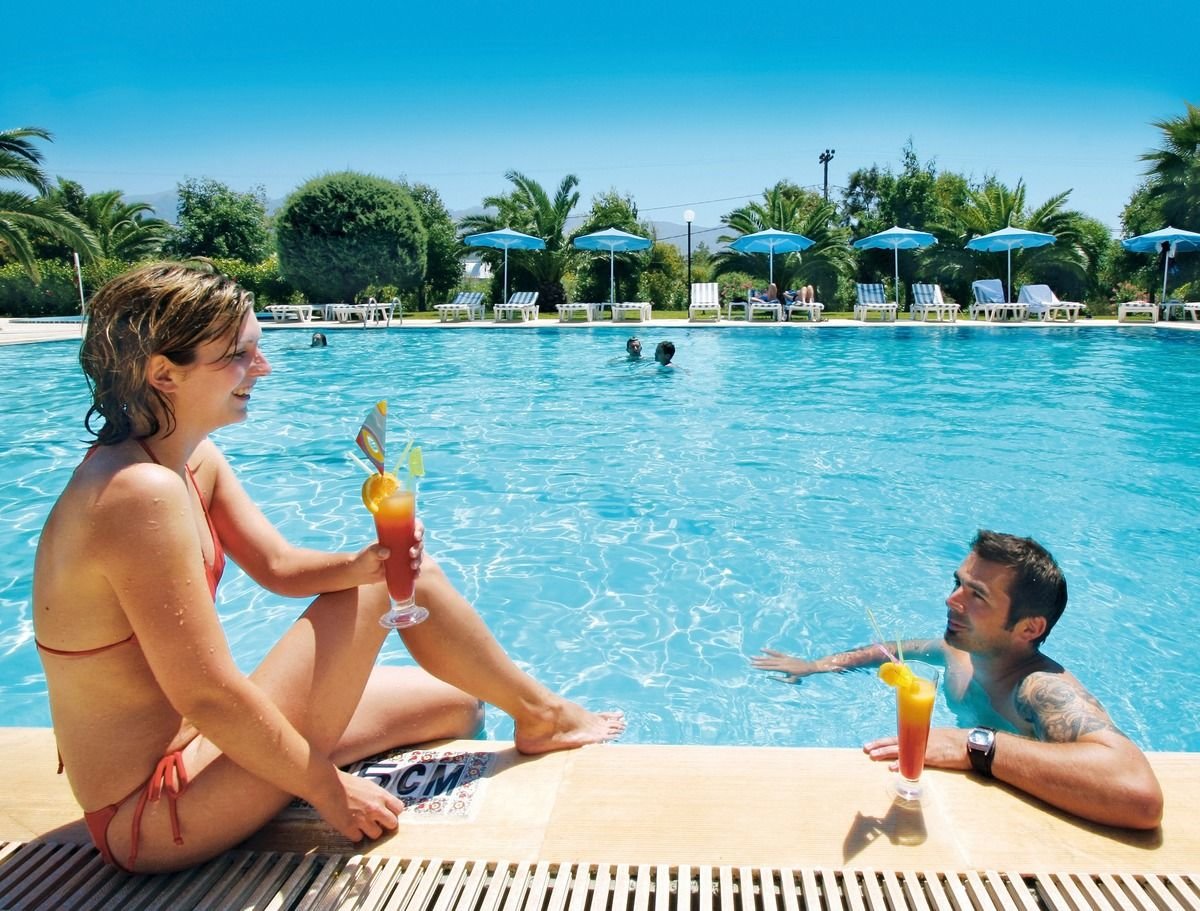 Nina Beach Hotel 3*