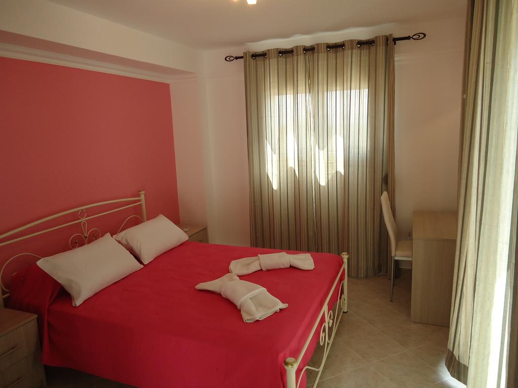 Crystal Blue Apartments 3*