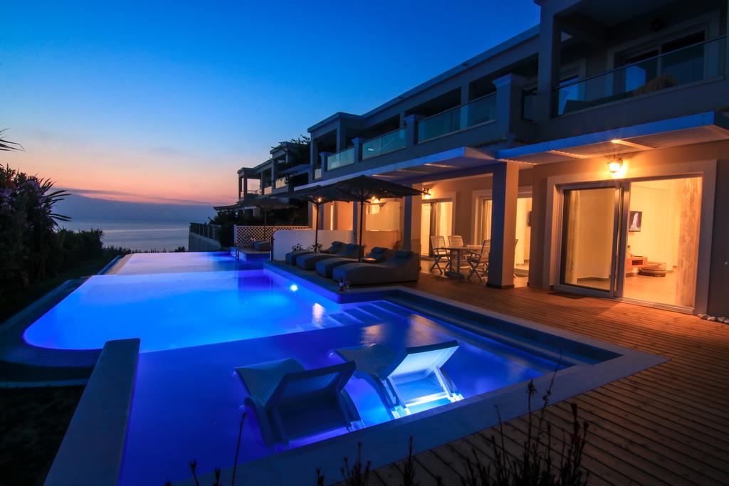 Paralia Luxury Suites 4*