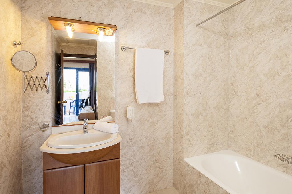 AdelaisAdelais Hotel 3*