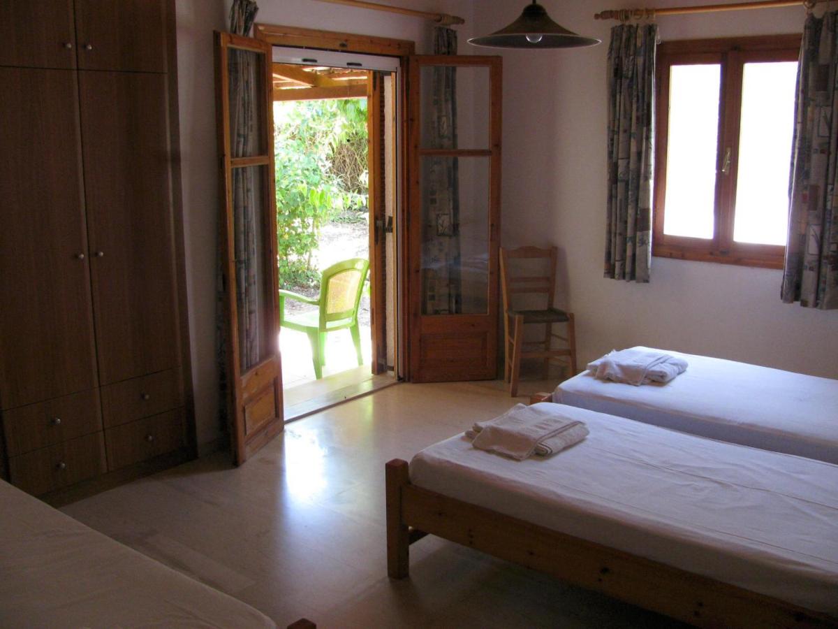 Nikos BnB 2*