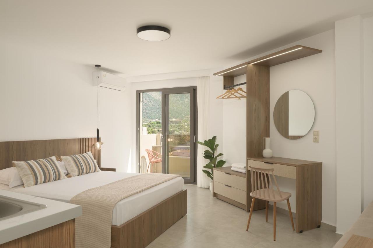 Amalia Apartments 3*