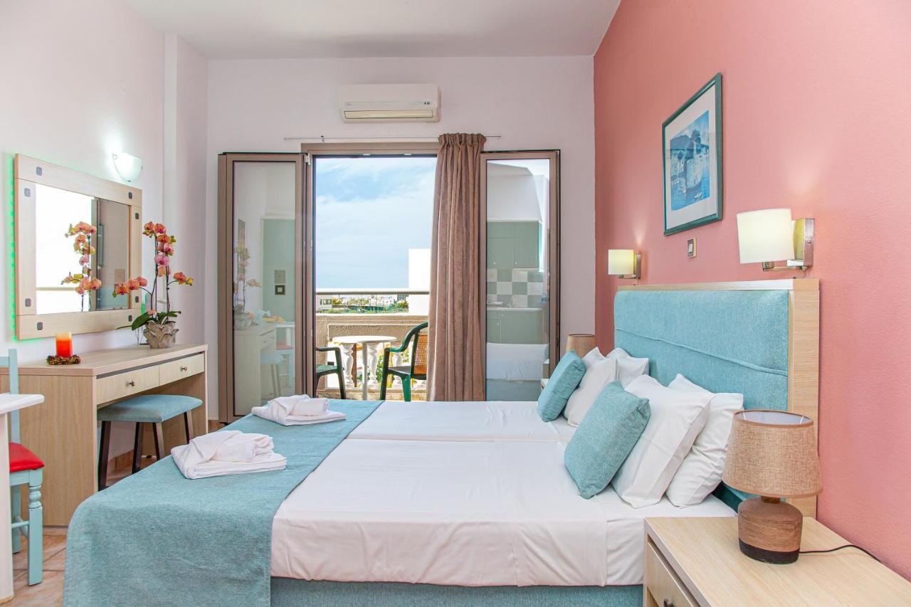 Theoni Apartments 2*