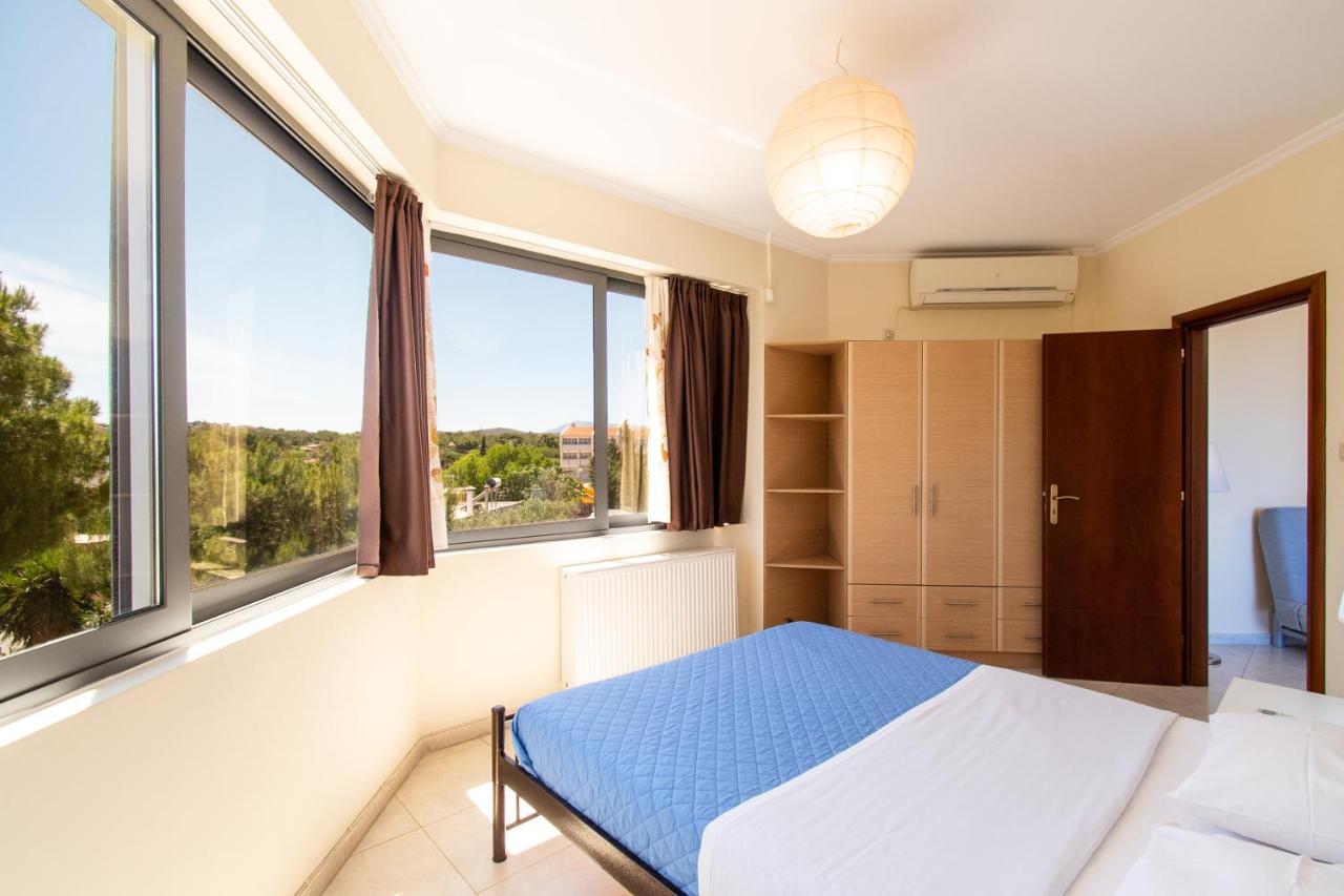 Litsa Efi Apartments