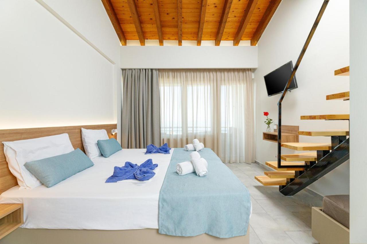 Kostakis Beach Apartments 3*