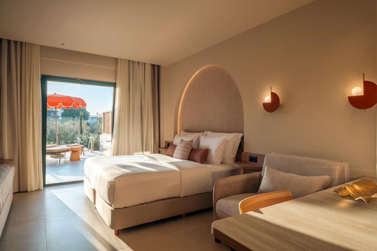Zeus Kassandra Lagoon 5*