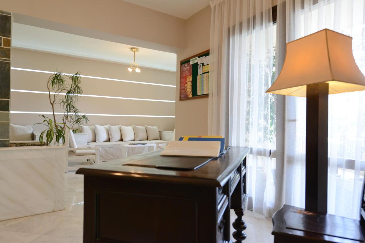 Madison Hotel & Suites - Adults Only 2*, фото 2