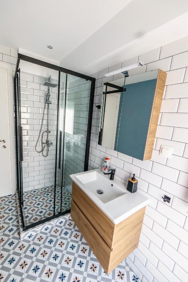 Stylish and Modern 2BR Urban Getaway 3*, фото 7