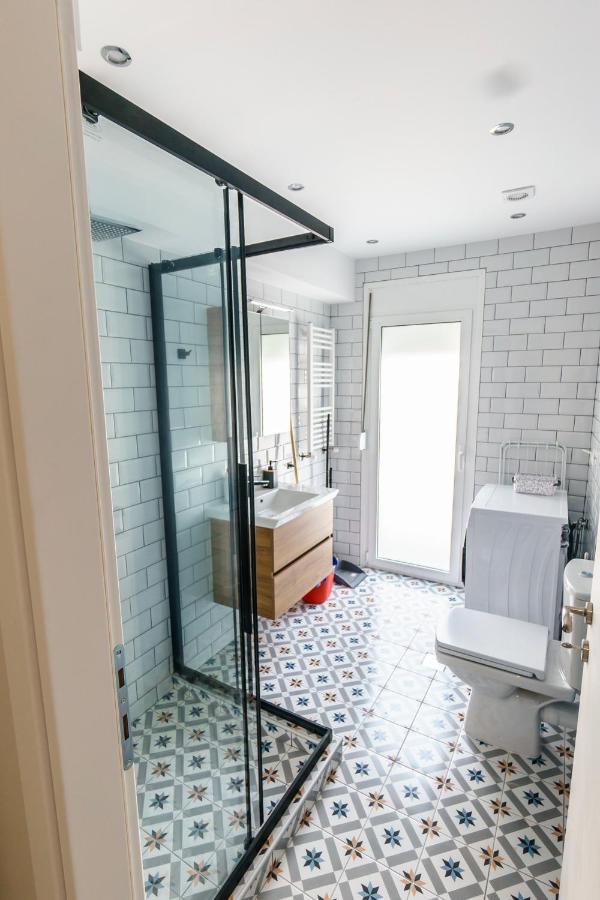 Stylish and Modern 2BR Urban Getaway 3*, фото 14