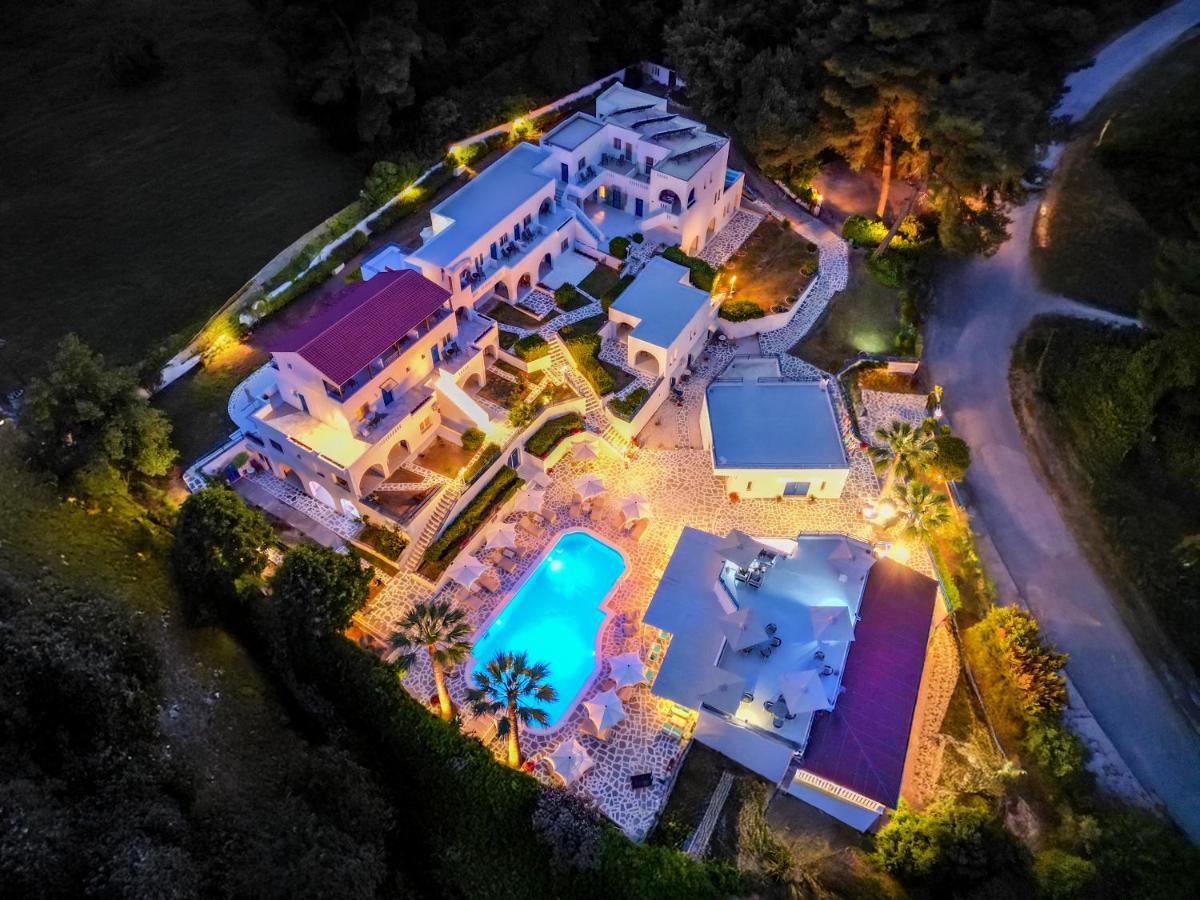 Theo Bungalows Kriopigi 3*