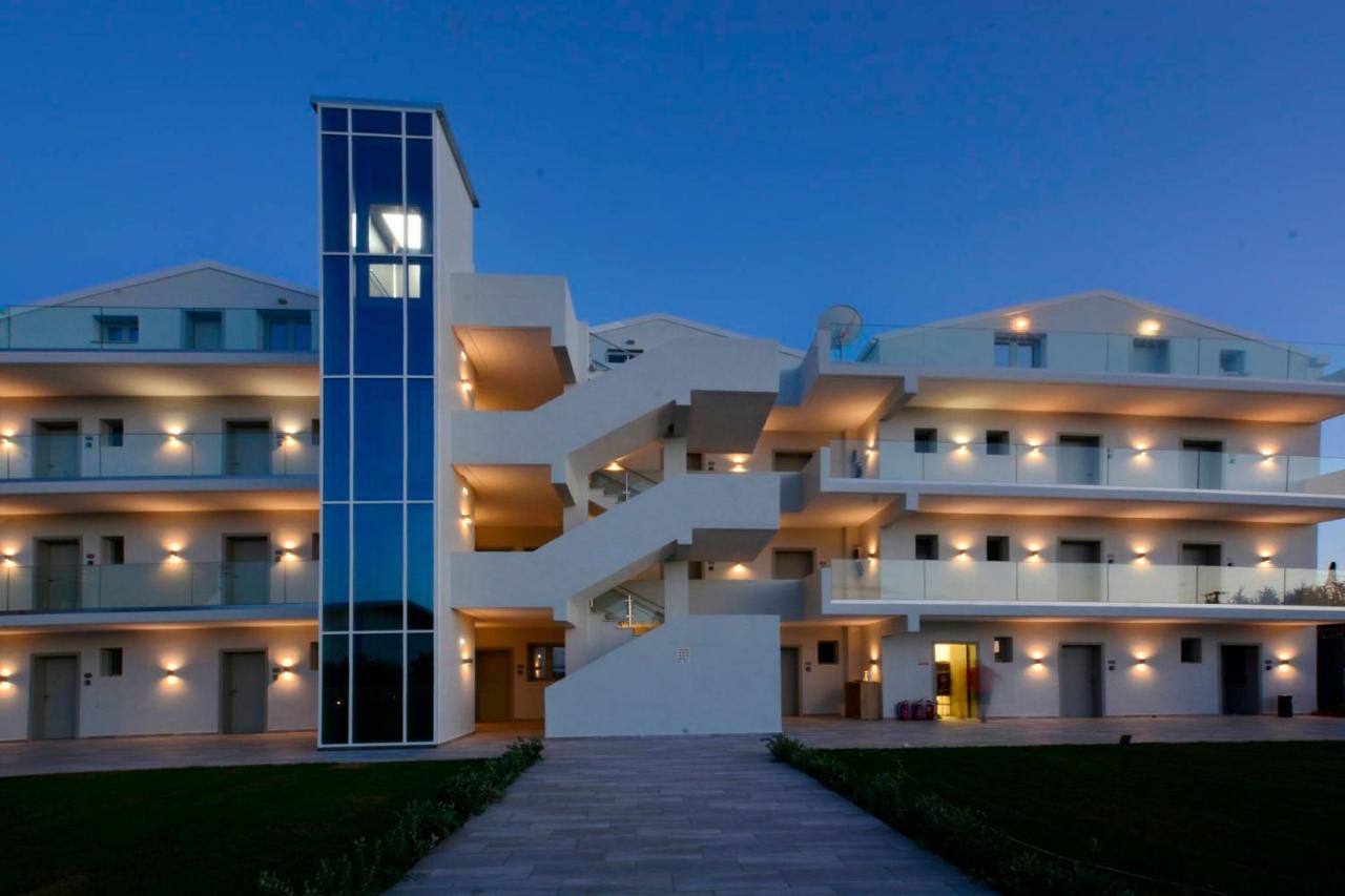 V Luxury Suites 4*, фото 9