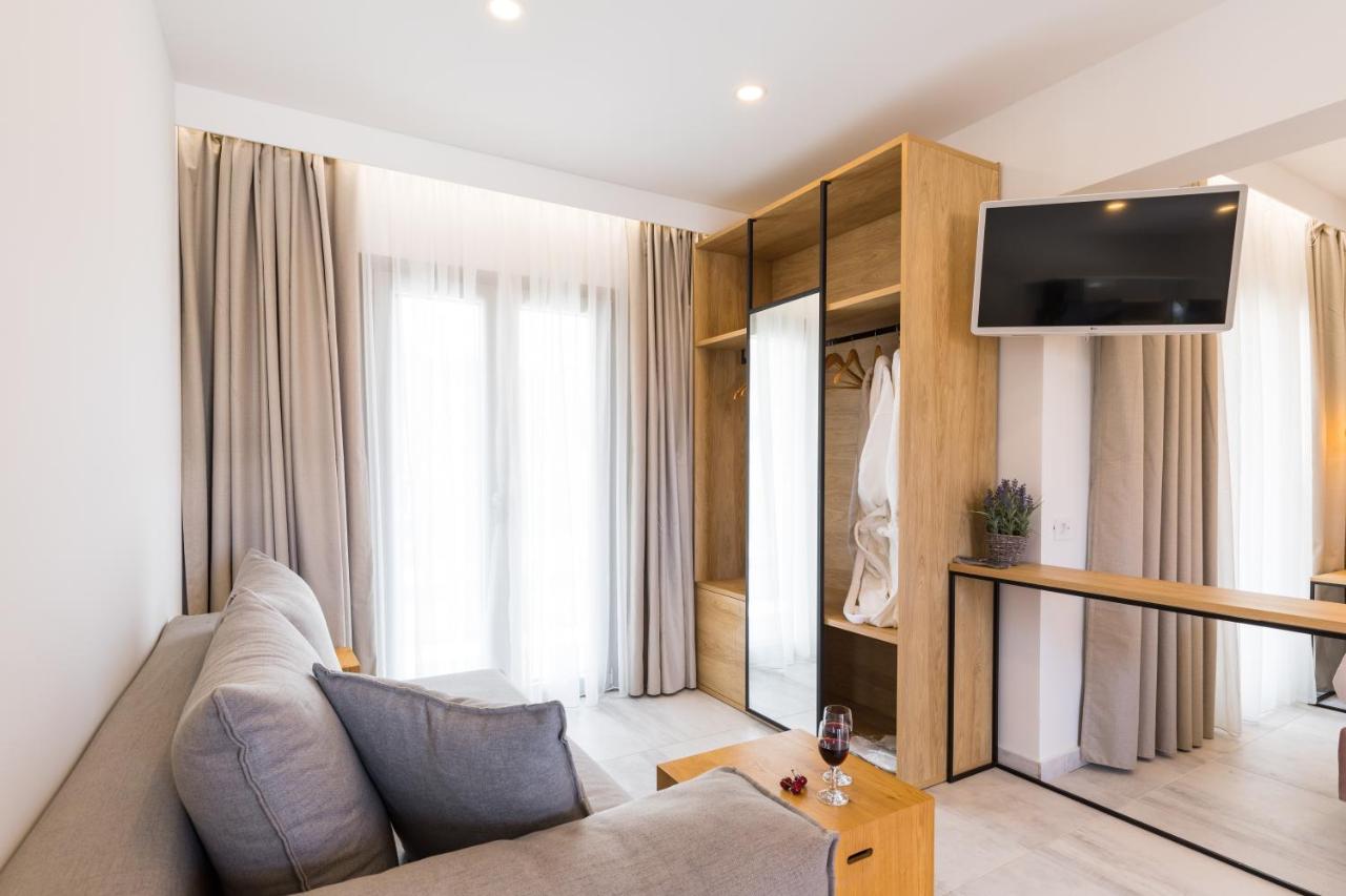 V Luxury Suites 4*, фото 11