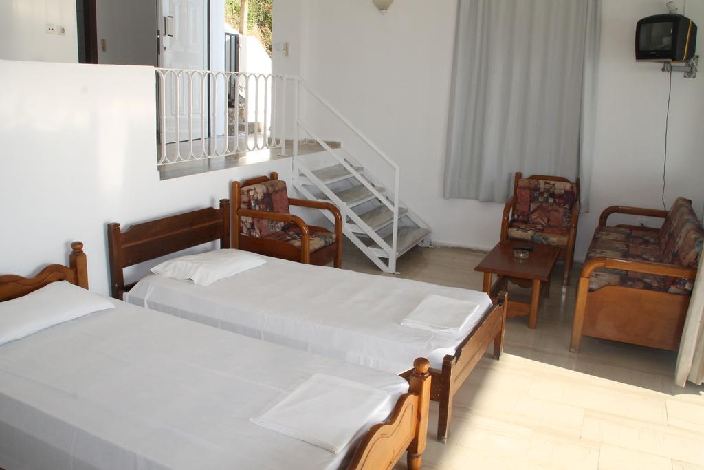 Litharia Apartments 2*
