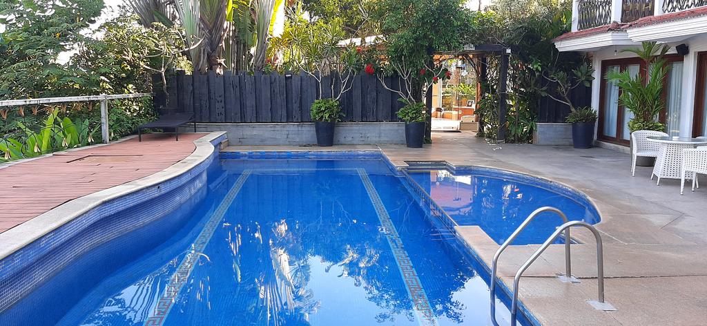 White Pearl Suites 3*