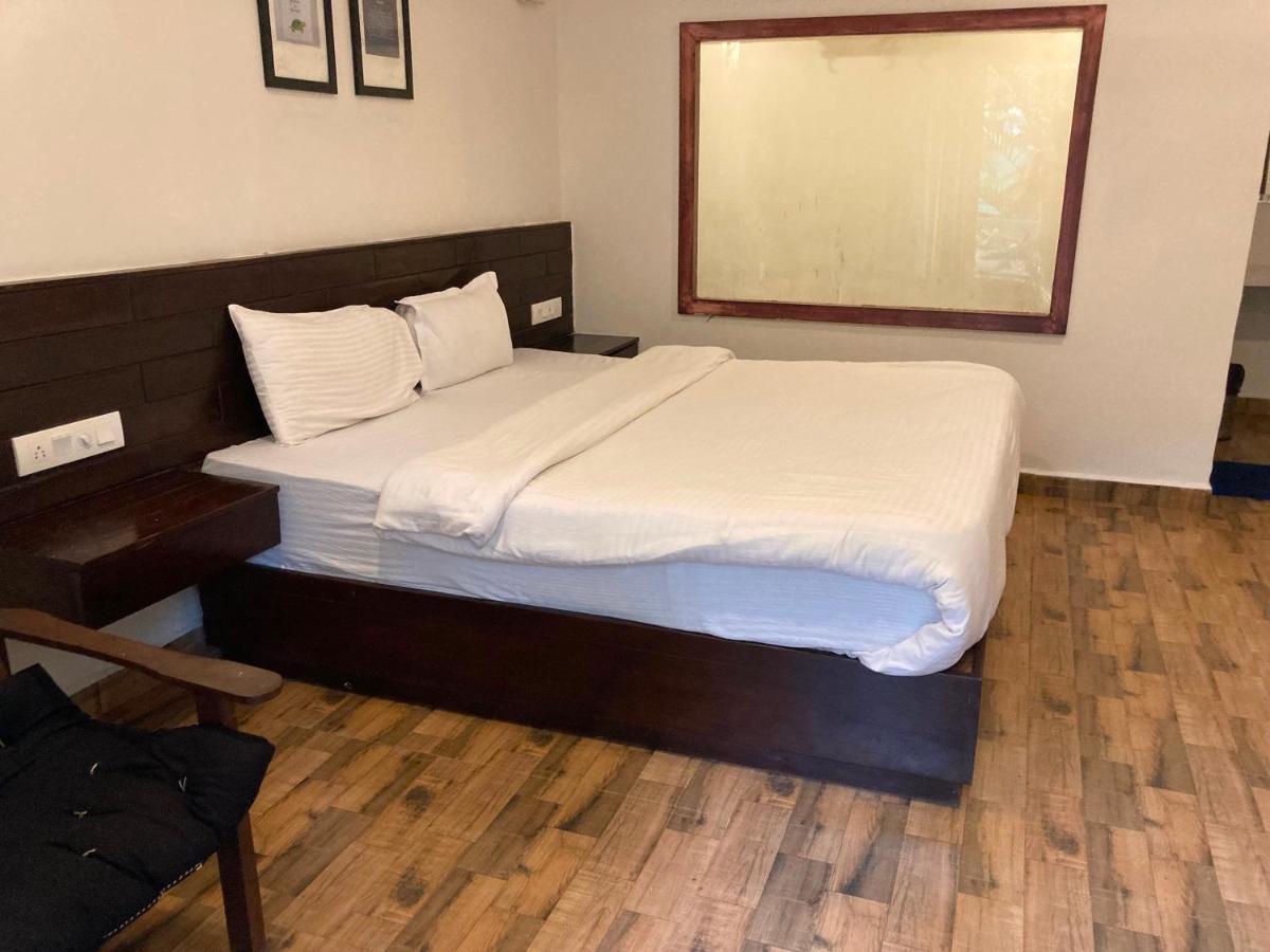 A Canoa Beach Resort Calangute 2*