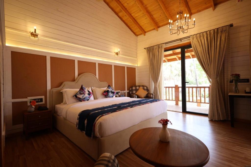 Foxoso Aaristo Baga Beach Resort 4*