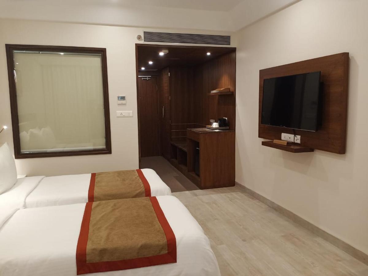 Sobit Sarovar Portico 4*, фото 13