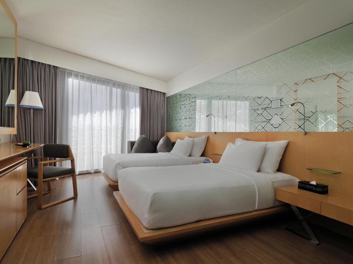 Ize Seminyak 4*