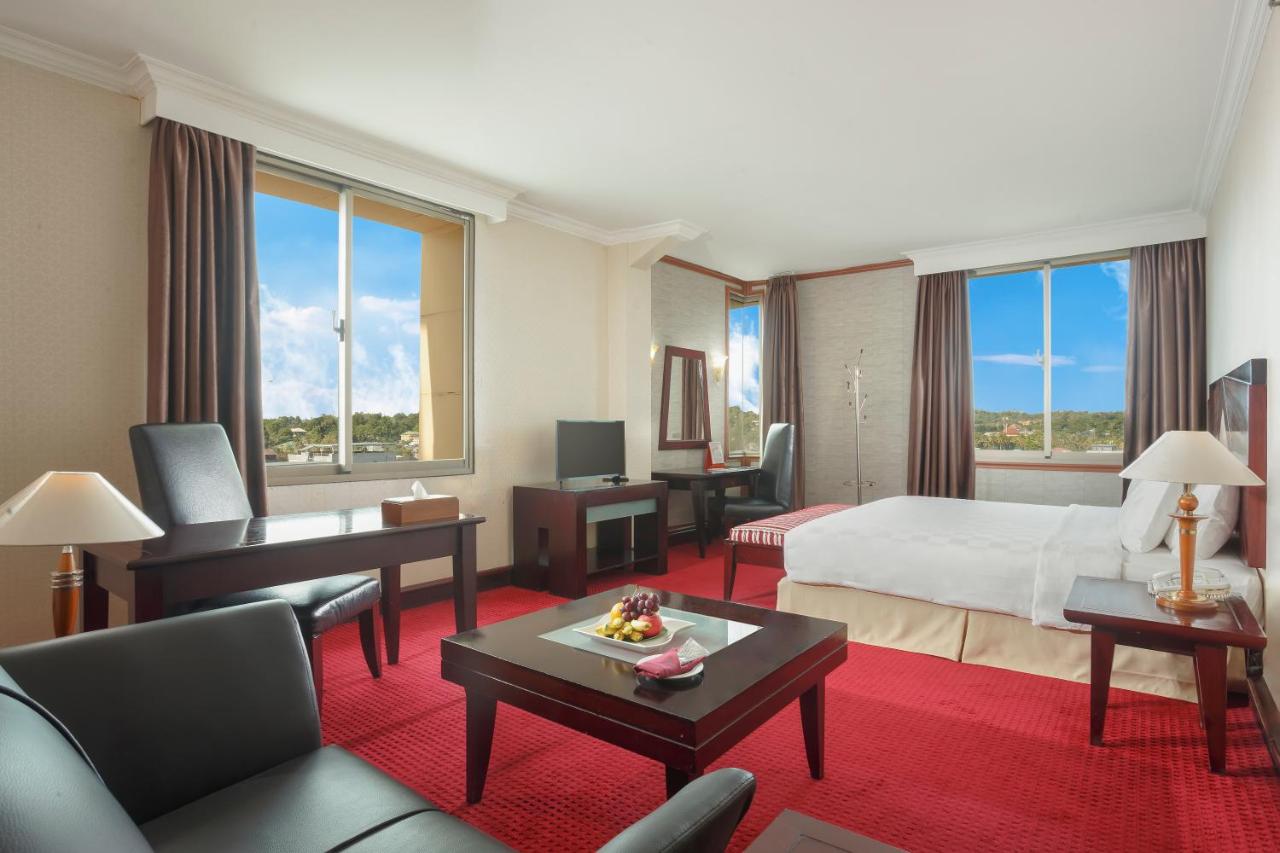 Swiss-Belhotel Tuban 4*