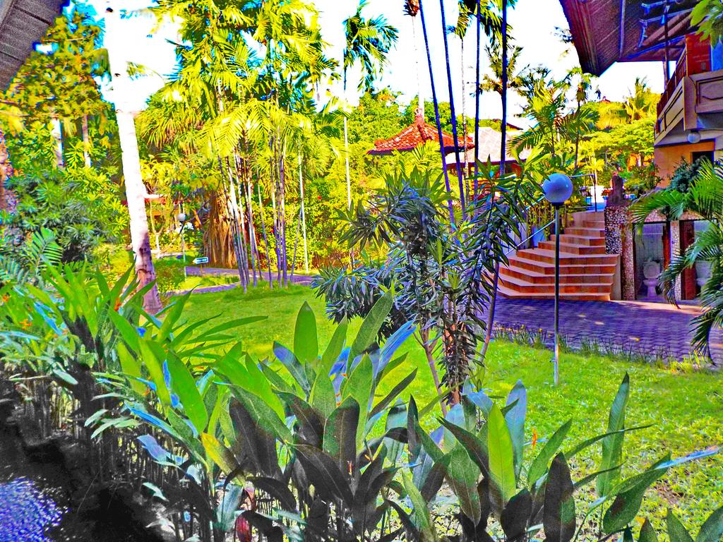 Palm Beach Hotel Bali 3*