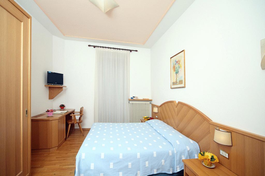 Hotel Pinzolo Dolomiti 3*