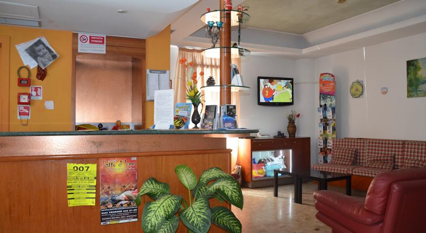 Blue Moon Hotel 3*