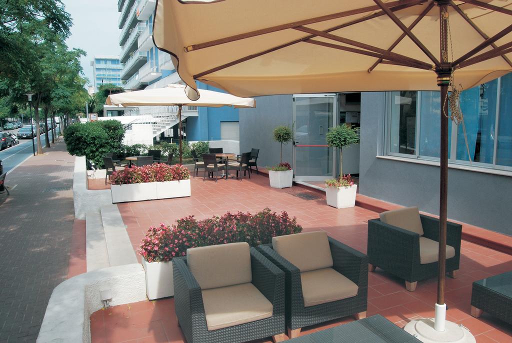 Hotel Embassy Pesaro 3*