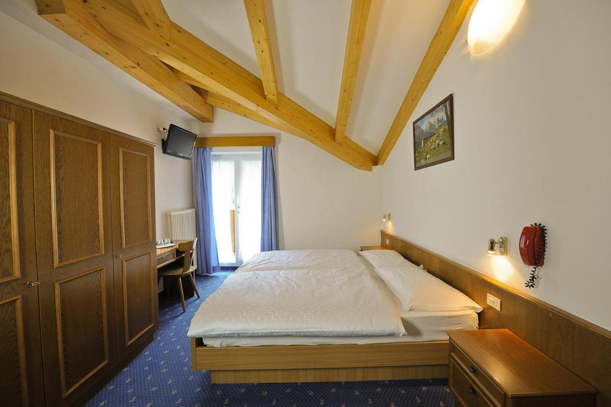 Cristallo Hotel Vigo di Fassa 3*