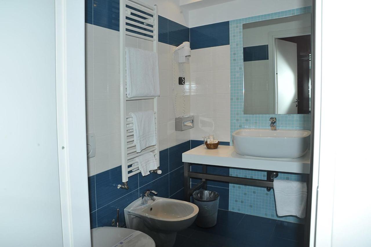 Una Hotels Mediterraneo Milano 4*, фото 2