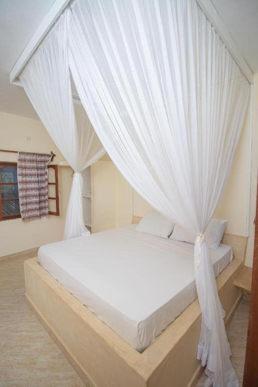 Jumbo Resort Watamu 4*, фото 1