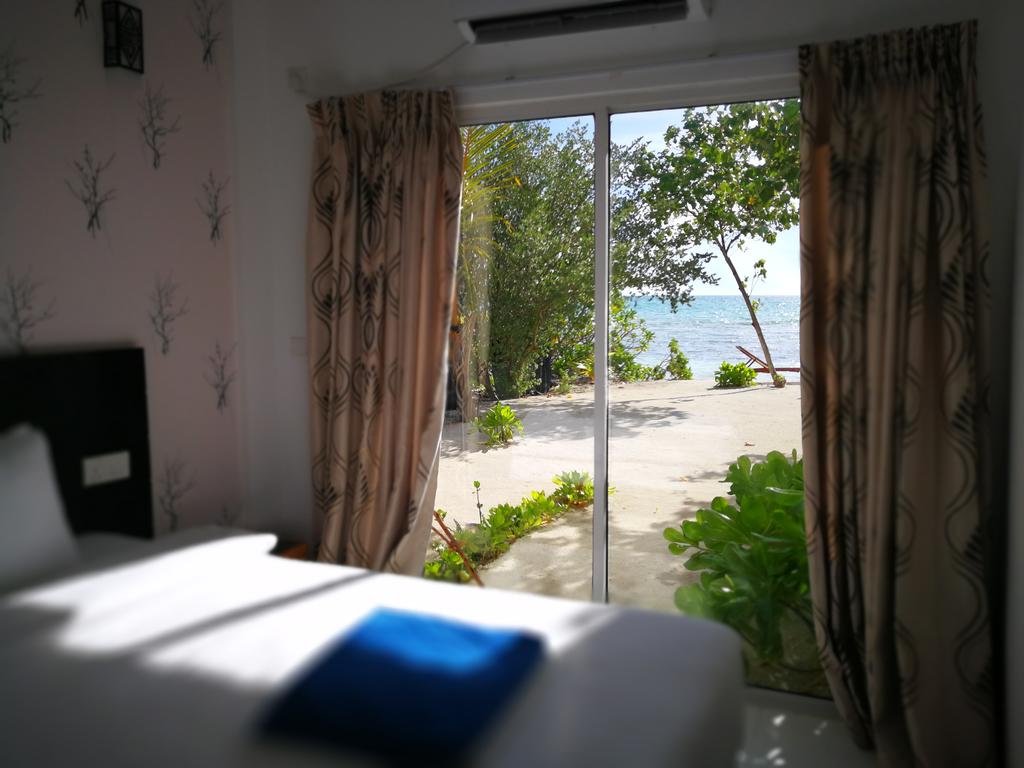 Crown Beach Hotel Maldives 4*