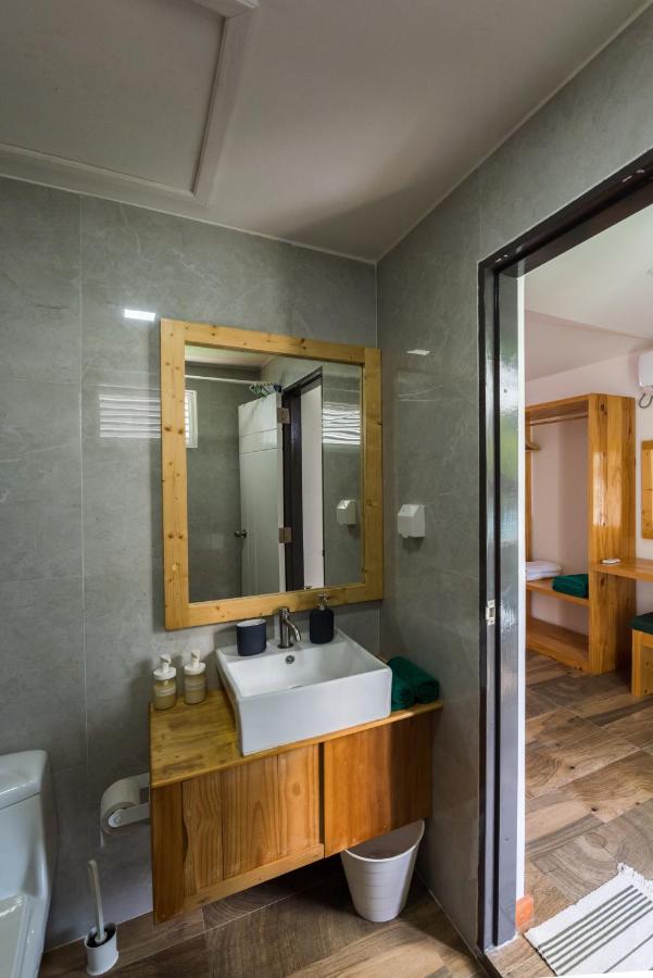 Isla Dhiffushi GUEST HOUSE, фото 13