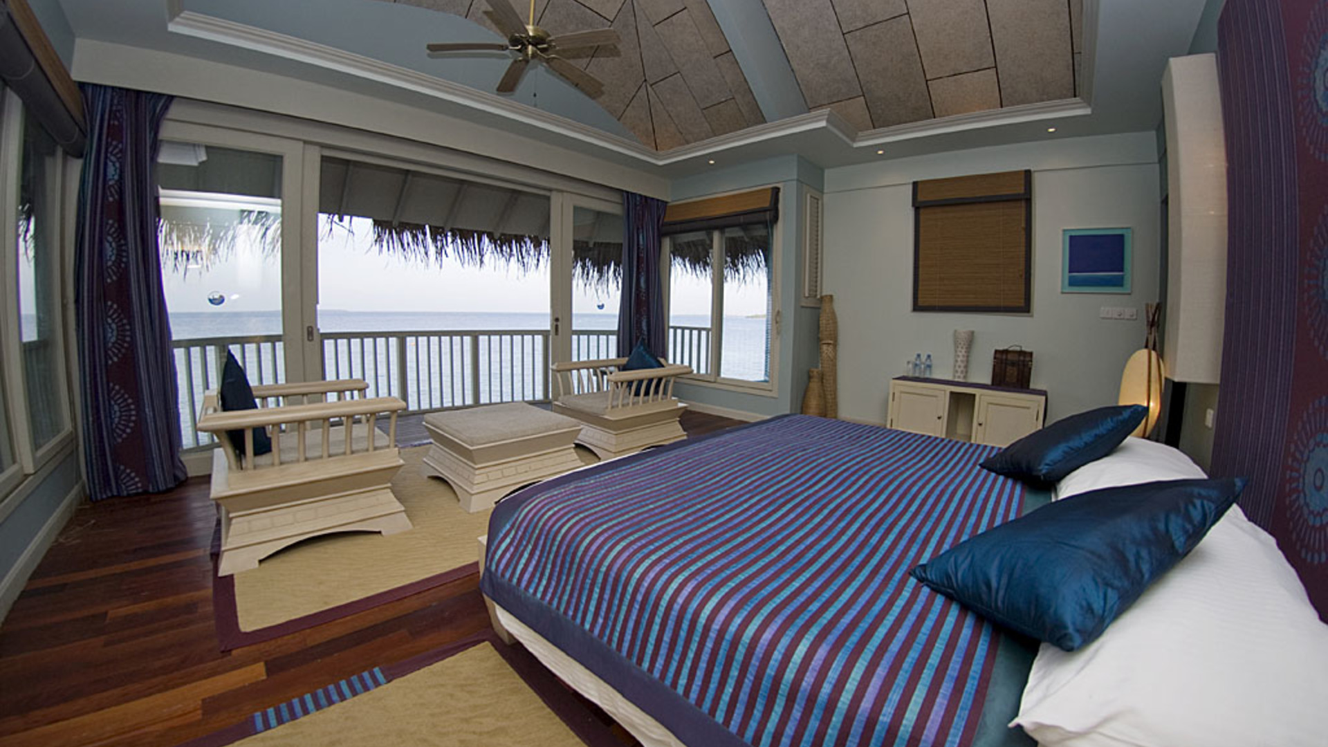 J Resort Alidhoo 4*, фото 12