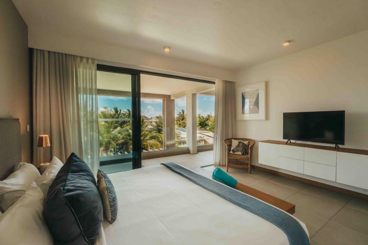 Mythic Suites & Villas 4*