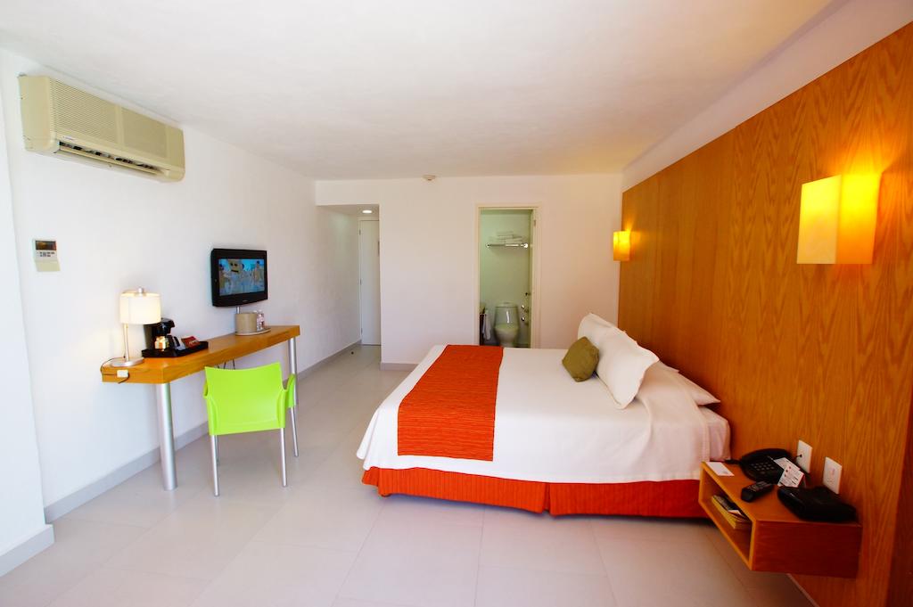 Ramada Cancun City 3*, фото 4