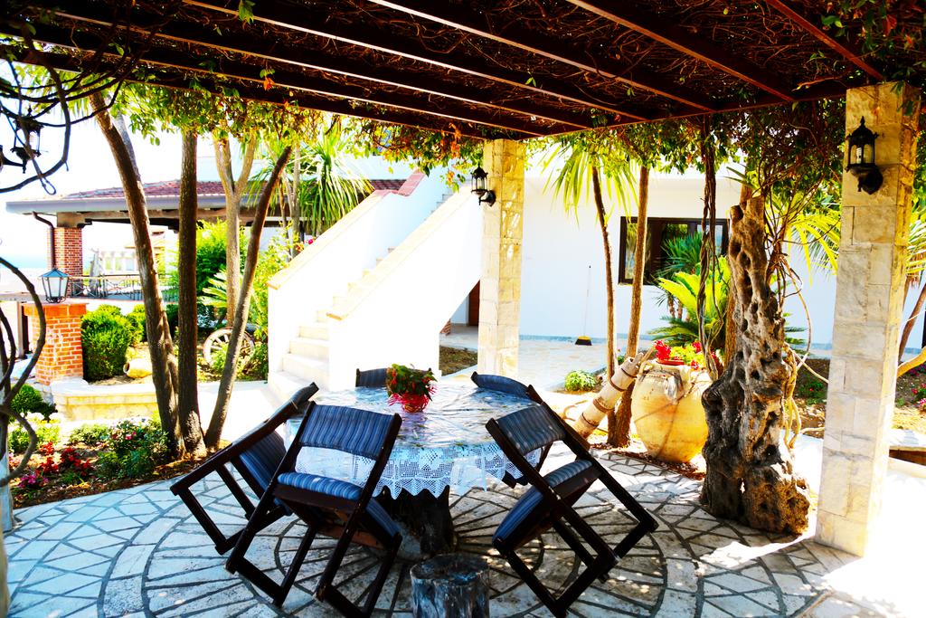 Villa Bazar 4*