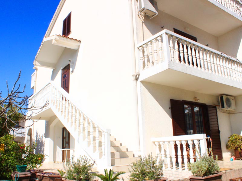 House Irena 3*