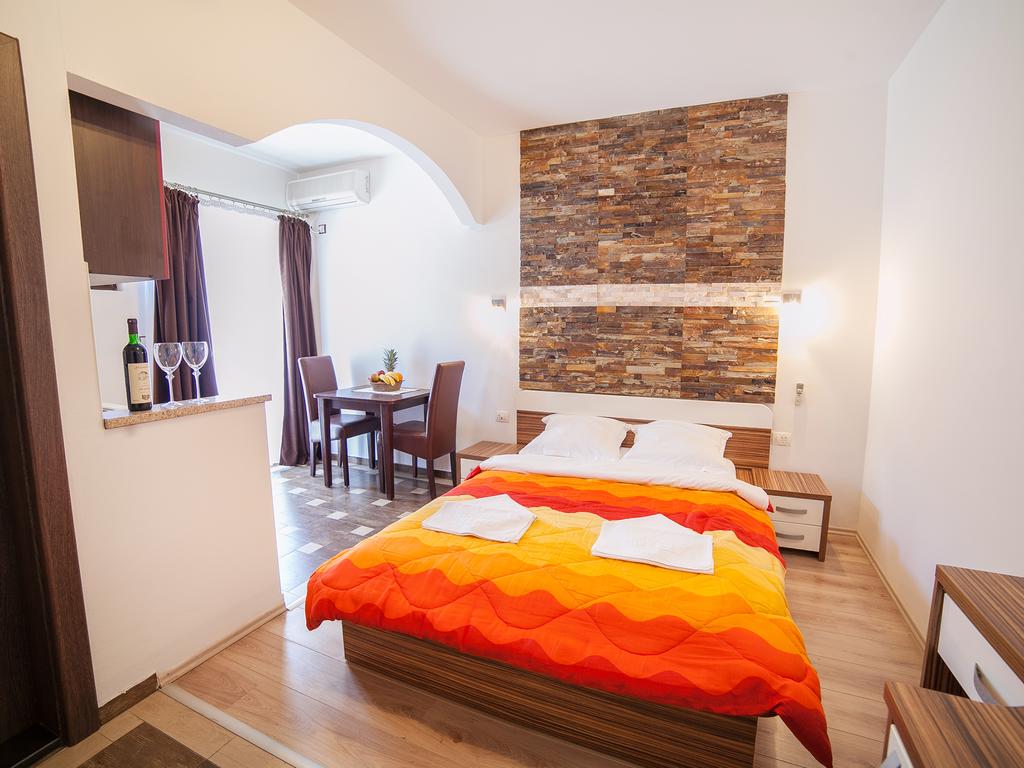 Dimic Ellite 4*