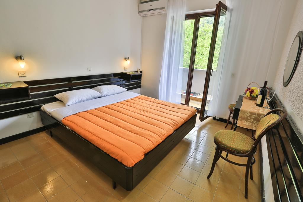 Juzno More Hotel 2*