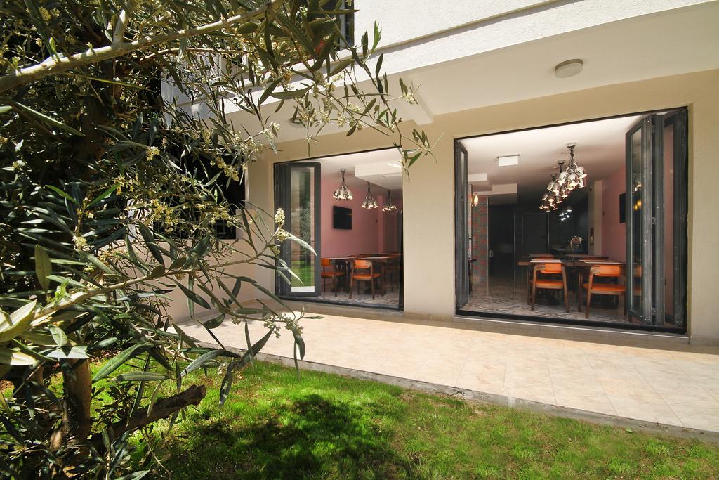 Nadezda Hotel 4*
