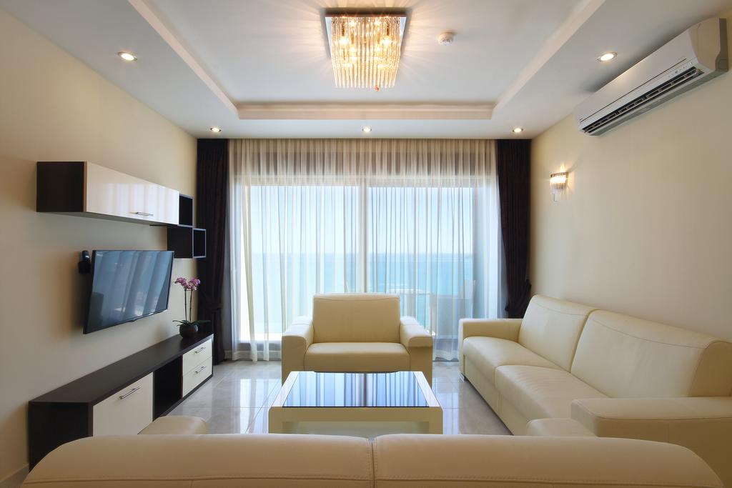Shine Aparthotel 4*