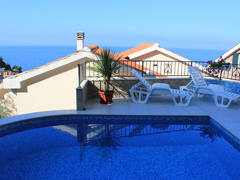 Villa Leut 4*