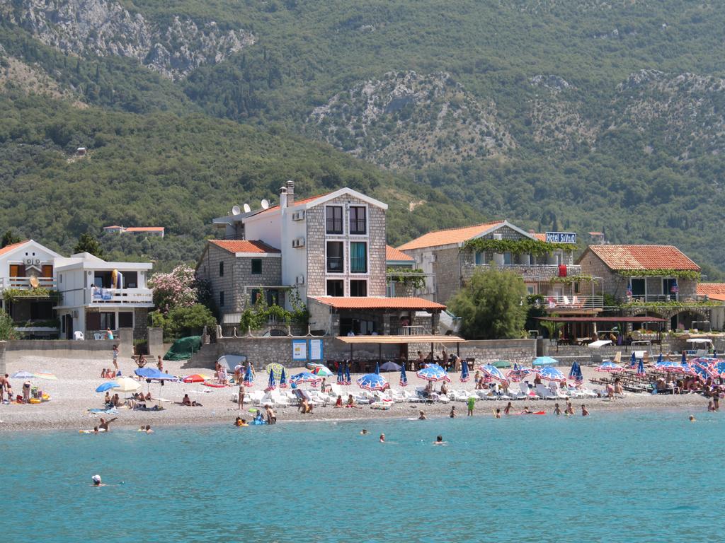 Apartments Galija 3*